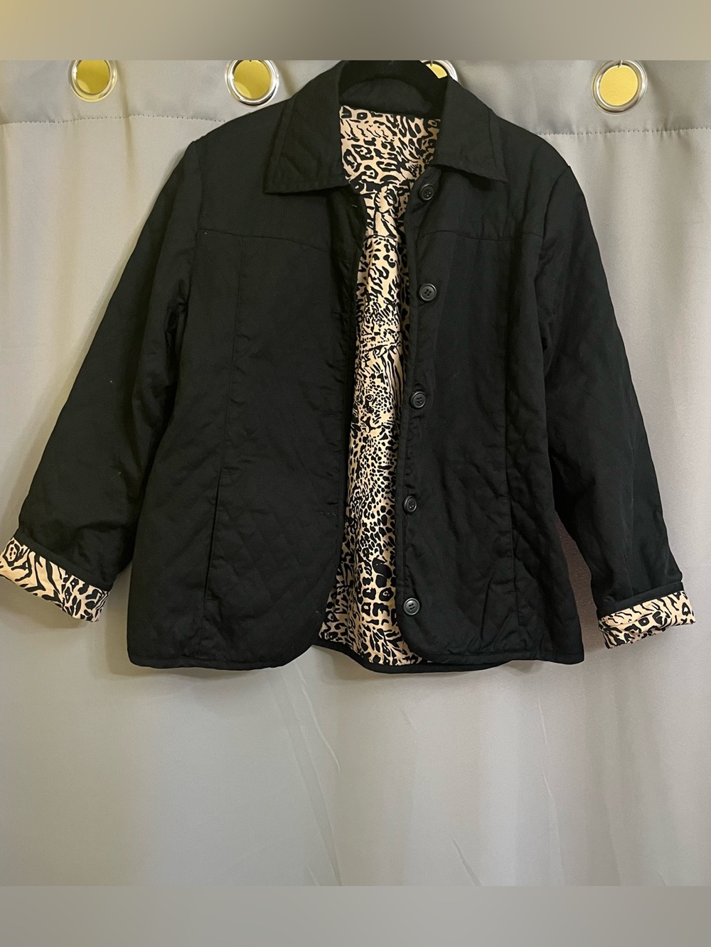 Anne Carson Women’s Black Quilted Jacket Reversible side with Leopard Print